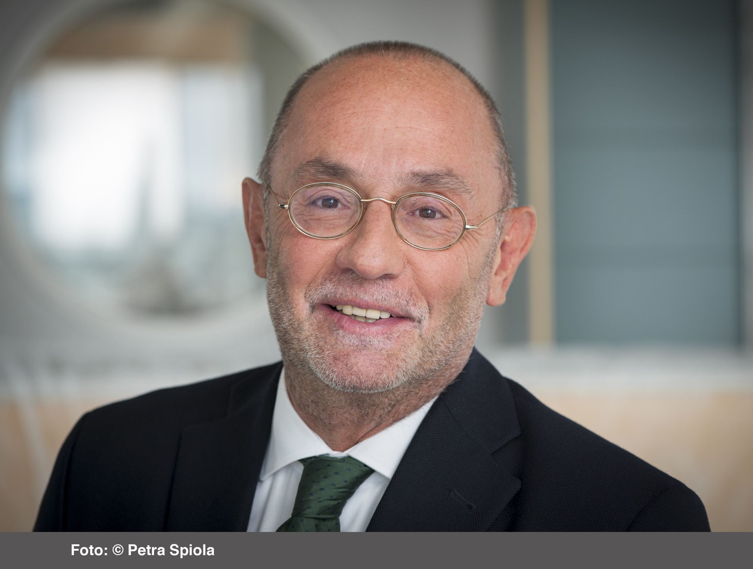 Dr. Wolfgang Reisinger